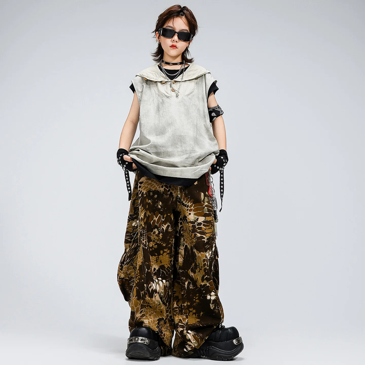 Kid Kpop Hip Hop Clothing Gray Button Hoodie Tank Snake Print Casual Wide Cargo Pants for Girl Boy Dance Wear Costumes Clothes
Kid Kpop Hip Hop Clothing Gray Button Hoodie Tank Snake Print Casual Wide Cargo Pants for Girl Boy Dance Wear Costumes Clothes
