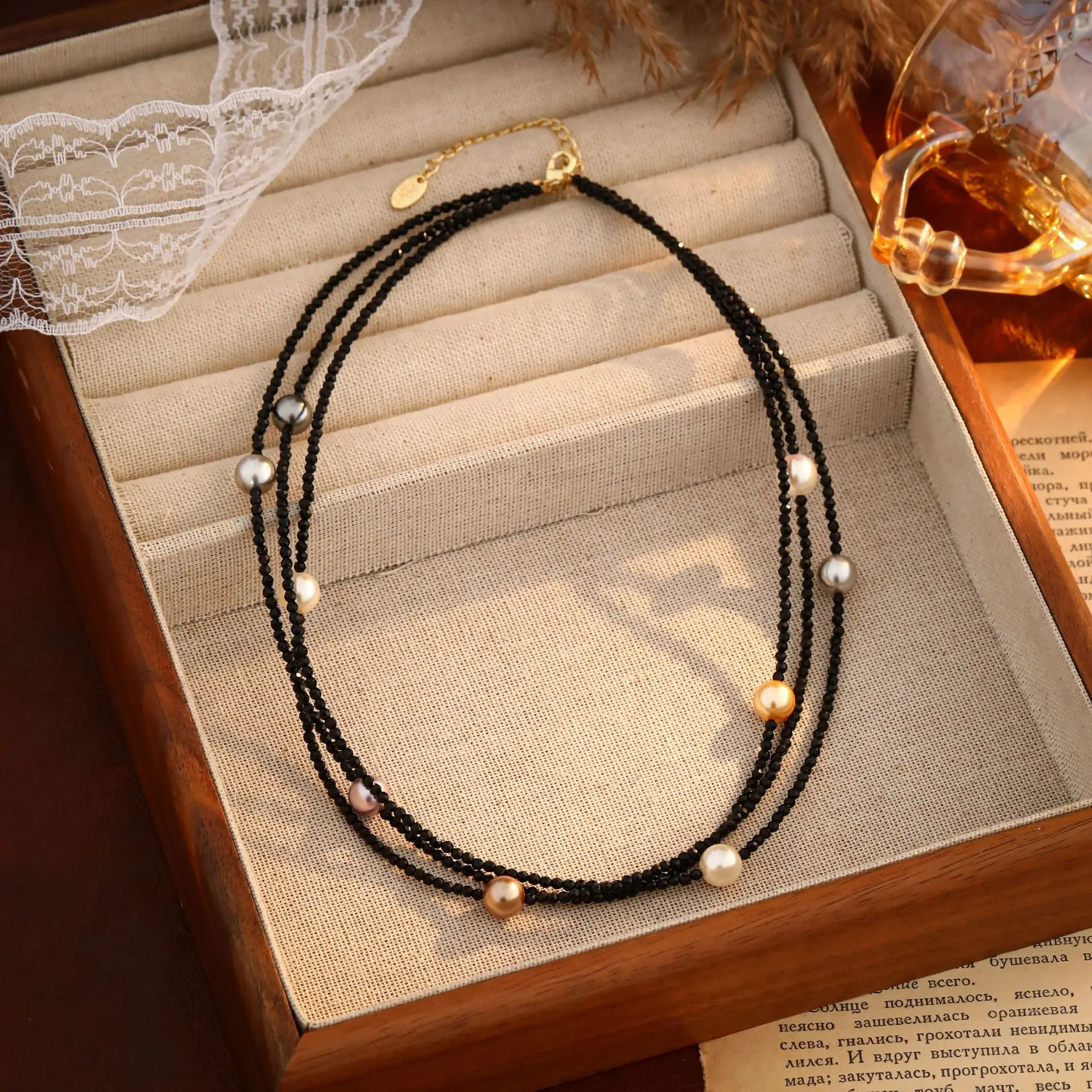 Luxury Retro High-grade Black Crystal Necklace Women Personality Pearl Stackable Clavicle Chain Exquisite Party Jewelry Gifts
Luxury Retro High-grade Black Crystal Necklace Women Personality Pearl Stackable Clavicle Chain Exquisite Party Jewelry Gifts