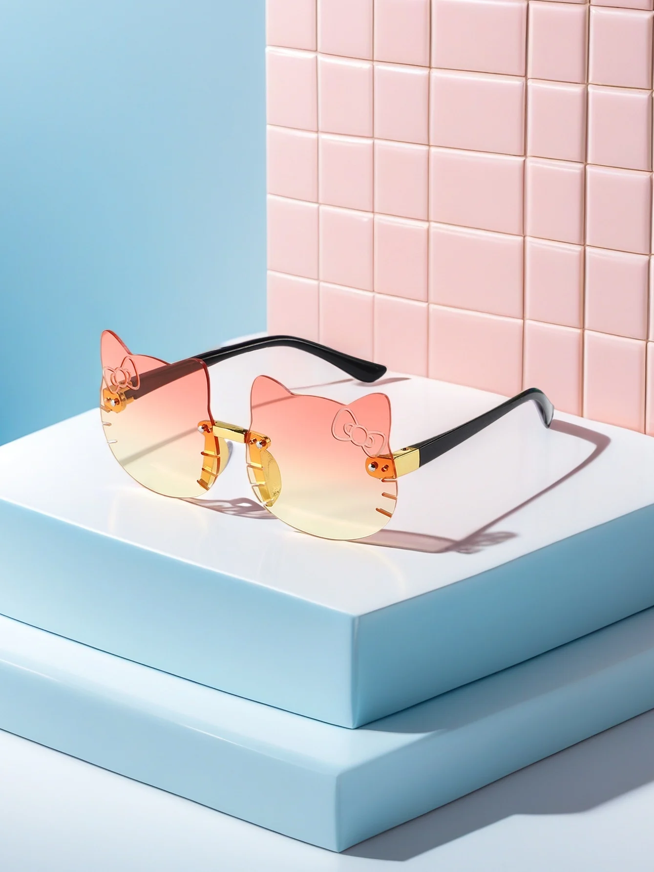 1PC Y2K cat-shaped large framed glasses, fashionable glasses universal for both men and women, suitable for party back to school
1PC Y2K cat-shaped large framed glasses, fashionable glasses universal for both men and women, suitable for party back to school