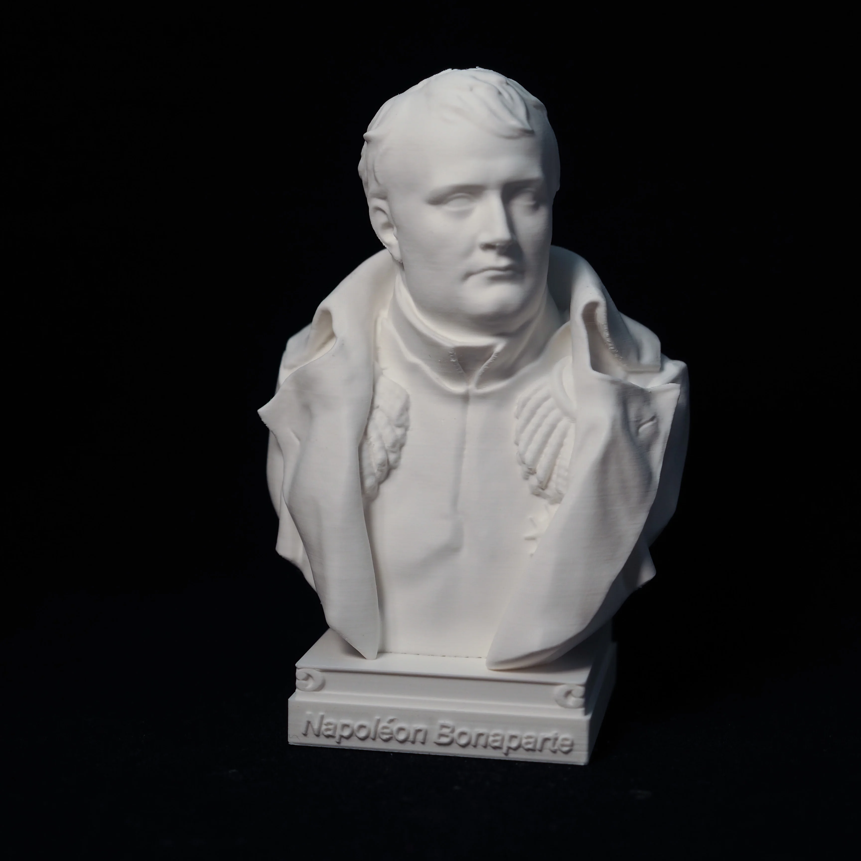 Napoleon ornaments statue model ornaments bust crafts great man portrait desk desk, 3D printing PLA plastic materia
Napoleon ornaments statue model ornaments bust crafts great man portrait desk desk, 3D printing PLA plastic materia