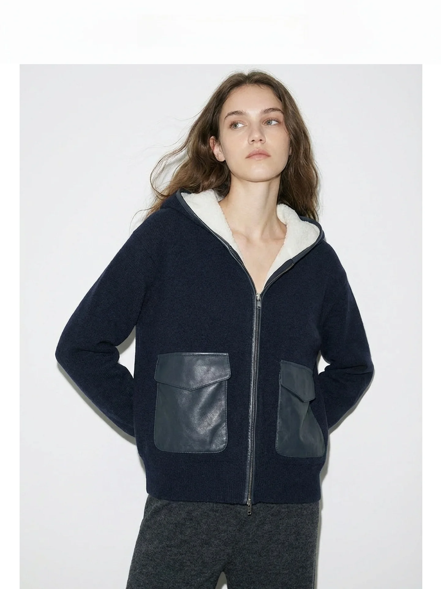 Женский вязаный кардиган свободного кроя на молнии с кожаными вставками в стиле Old Money, повседневный, модный, с открытым передом
Женский вязаный кардиган свободного кроя на молнии с кожаными вставками в стиле Old Money, повседневный, модный, с открытым передом