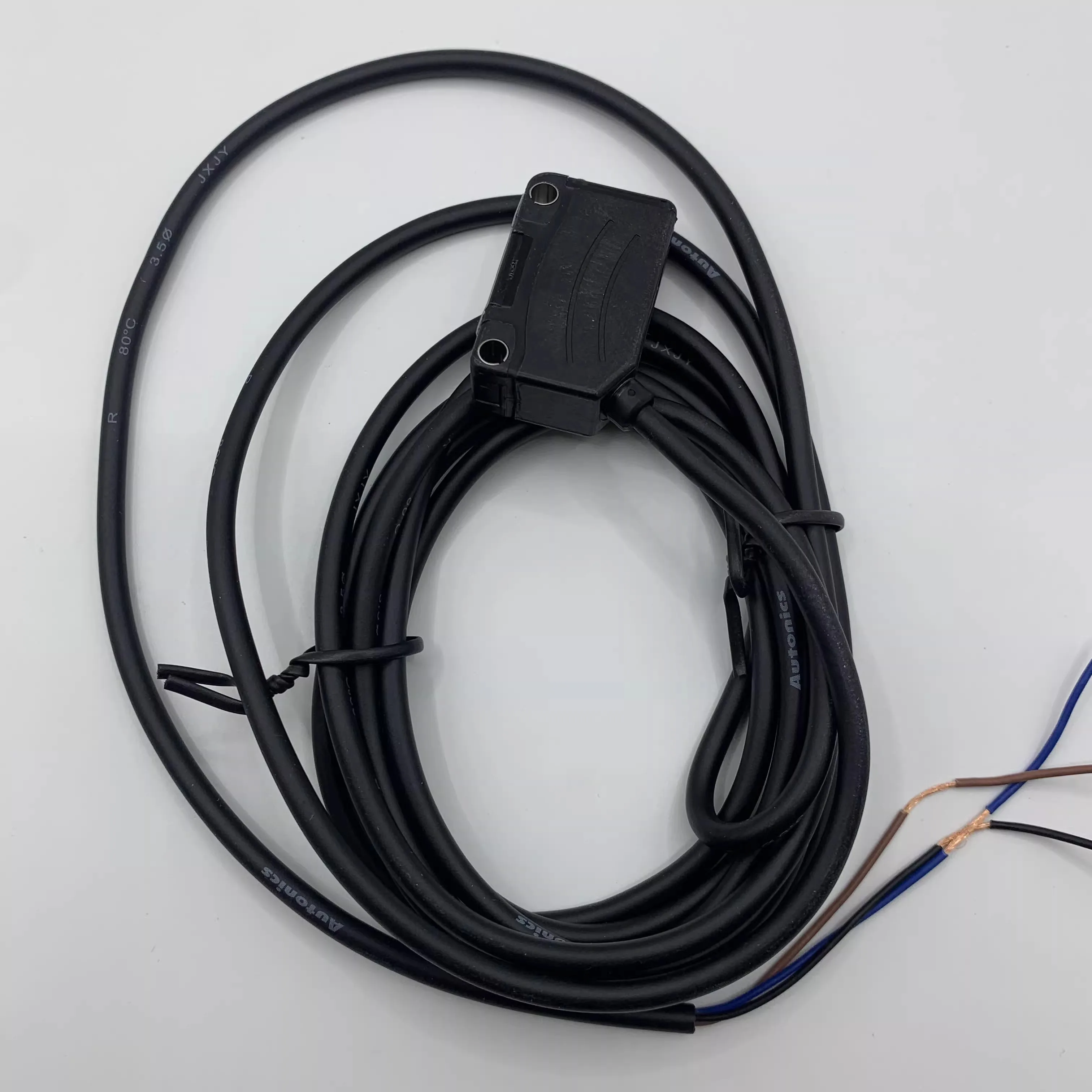 Фотоэлектрический датчик Autonics BJ10M-TDT-P, дистанционное расстояние срабатывания 10 м, PNP
Фотоэлектрический датчик Autonics BJ10M-TDT-P, дистанционное расстояние срабатывания 10 м, PNP