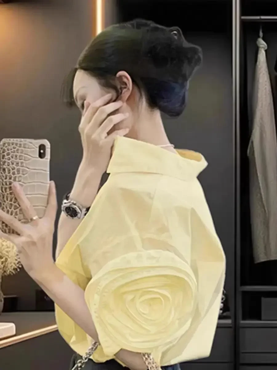 White Shirt 2025 Summer French Style Turn-down Collar Simple Shirts Female Elegant Flower Short Sleeve Women Tops E6283
White Shirt 2025 Summer French Style Turn-down Collar Simple Shirts Female Elegant Flower Short Sleeve Women Tops E6283