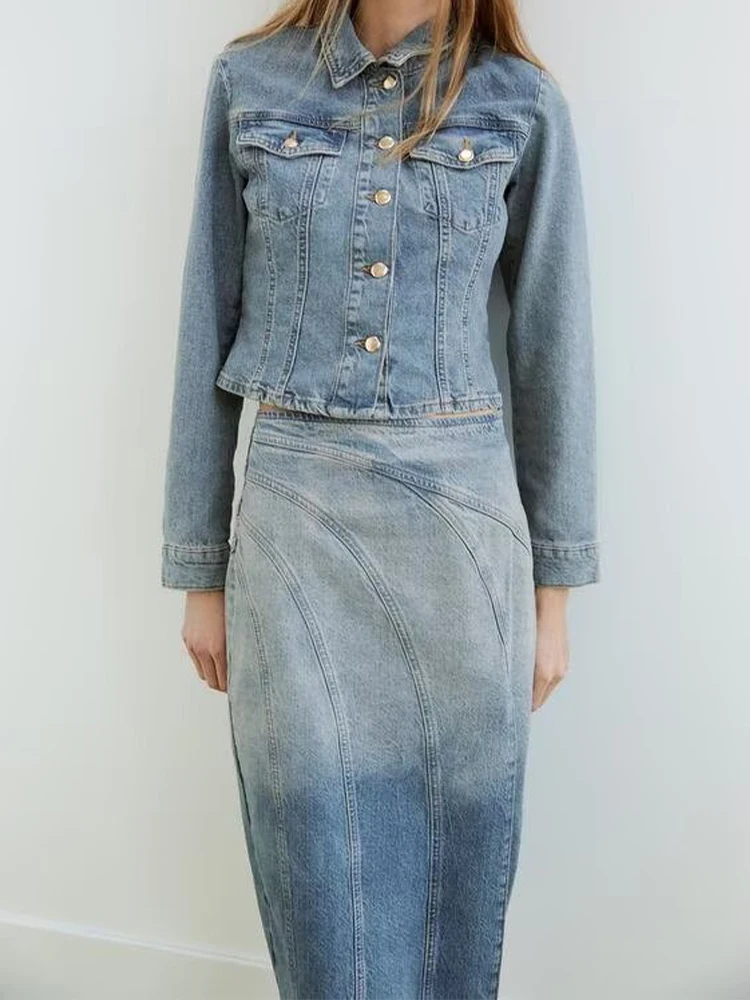 European and American style spring and summer new women's clothing denim lapel long-sleeved jacket slit skirt suit
European and American style spring and summer new women's clothing denim lapel long-sleeved jacket slit skirt suit