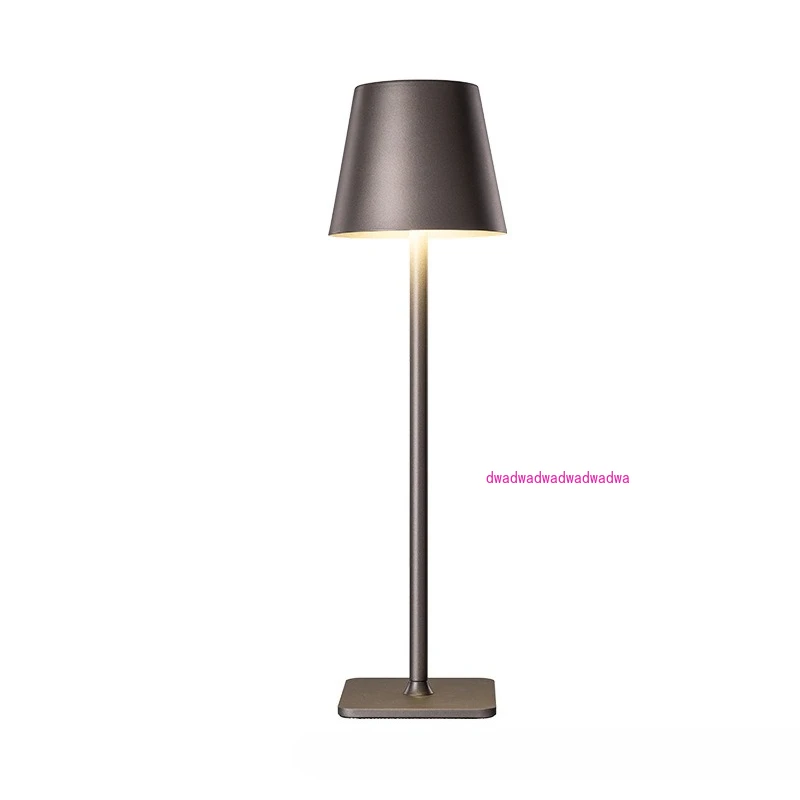 Bar dining table decoration charging table lamp light luxury high-footed bedroom bedside high-end night light 
Bar dining table decoration charging table lamp light luxury high-footed bedroom bedside high-end night light