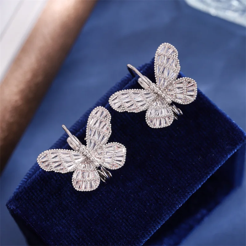 French sweet and cute diamond-encrusted butterfly stud earrings a simple high-end style for women trendy ear accessories
French sweet and cute diamond-encrusted butterfly stud earrings a simple high-end style for women trendy ear accessories
