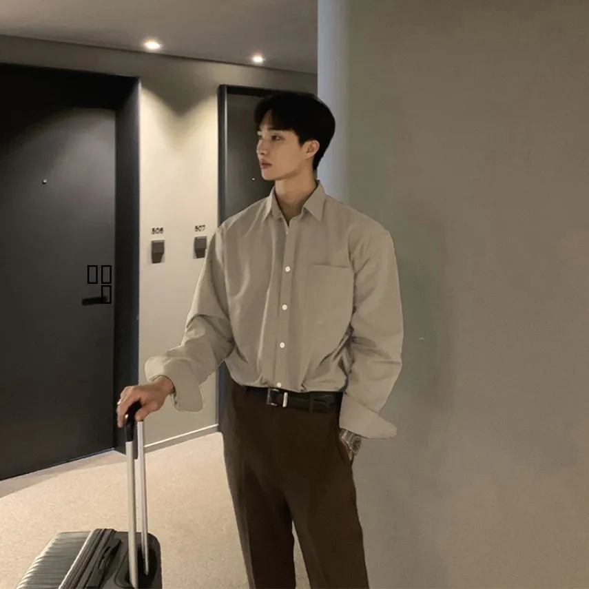 Мужская рубашка Ele Pure Color с длинным рукавом, модная, молодежная, свободного кроя, не требует глажки, от известного бренда
Мужская рубашка Ele Pure Color с длинным рукавом, модная, молодежная, свободного кроя, не требует глажки, от известного бренда