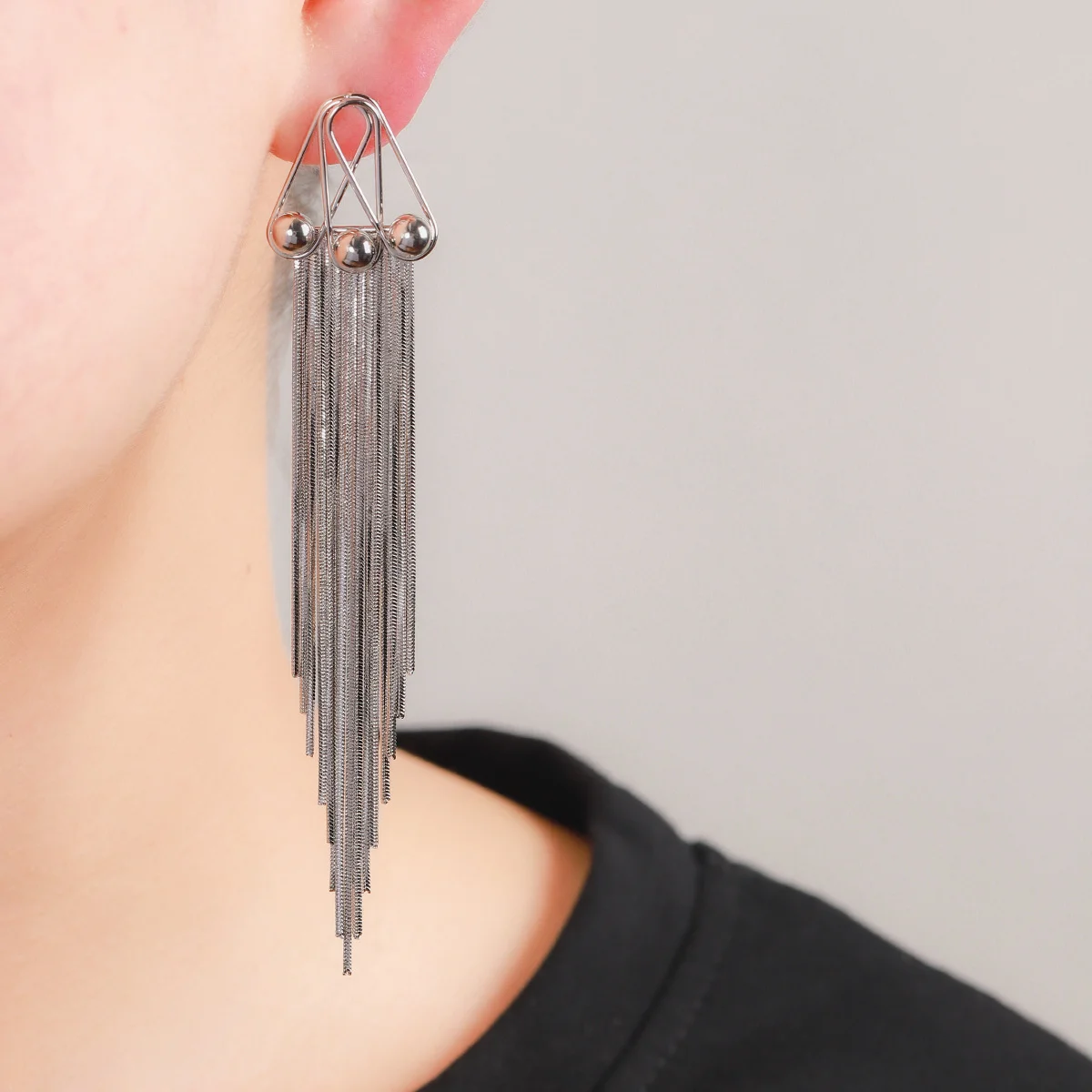 Silver Tone Triangle Top Long Chain Tassel Drop Earrings, Stylish Layered Fringe Earrings for Women Party Daily Wear Jewelry
Silver Tone Triangle Top Long Chain Tassel Drop Earrings, Stylish Layered Fringe Earrings for Women Party Daily Wear Jewelry