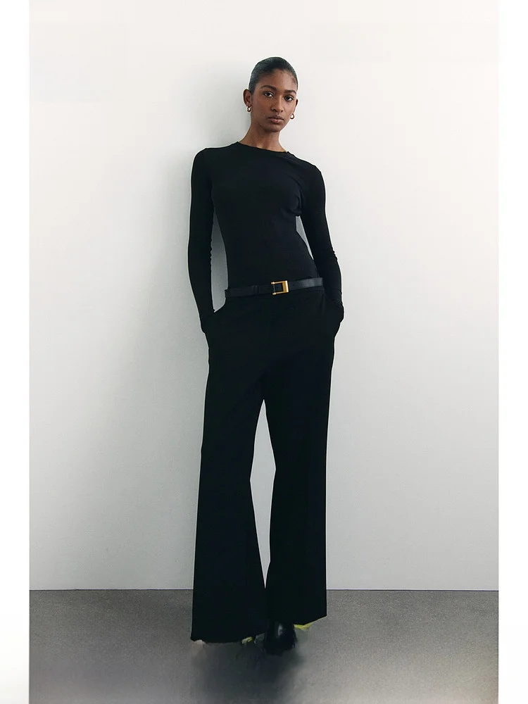 High Waist Flared Casual Soft Fashionable Women's Summer Pants H&M Straight Leg Trousers for Ladies Premium Quality
High Waist Flared Casual Soft Fashionable Women's Summer Pants H&M Straight Leg Trousers for Ladies Premium Quality