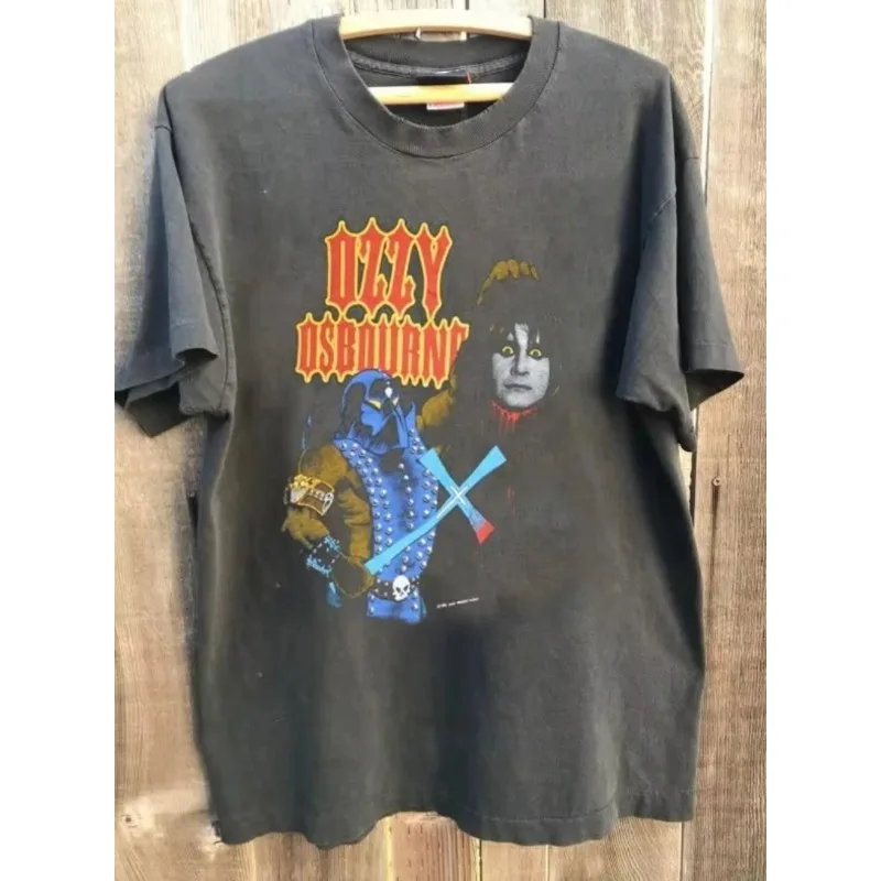 Carbon gray neutral shirt reprint retro OZZY OSBOURNE 1982 tour
Carbon gray neutral shirt reprint retro OZZY OSBOURNE 1982 tour