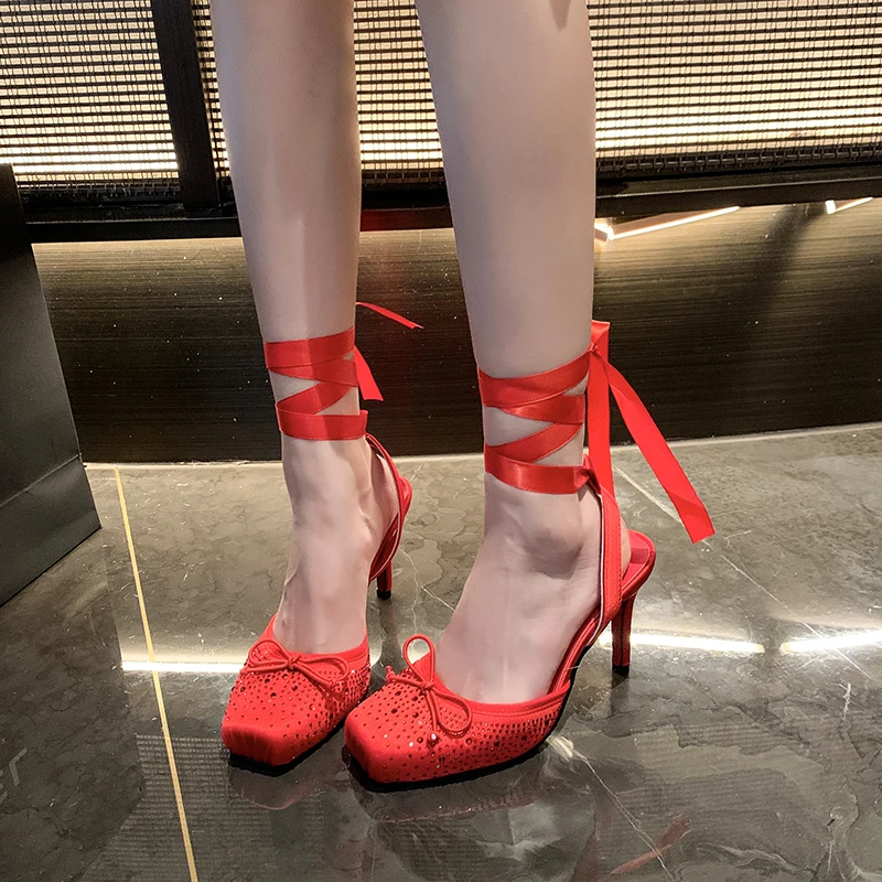 Summer 2026 New Bow Ballet Baotou Sandals Stiletto Square Toe Shallow Foot Strap Satin Heels
Summer 2026 New Bow Ballet Baotou Sandals Stiletto Square Toe Shallow Foot Strap Satin Heels