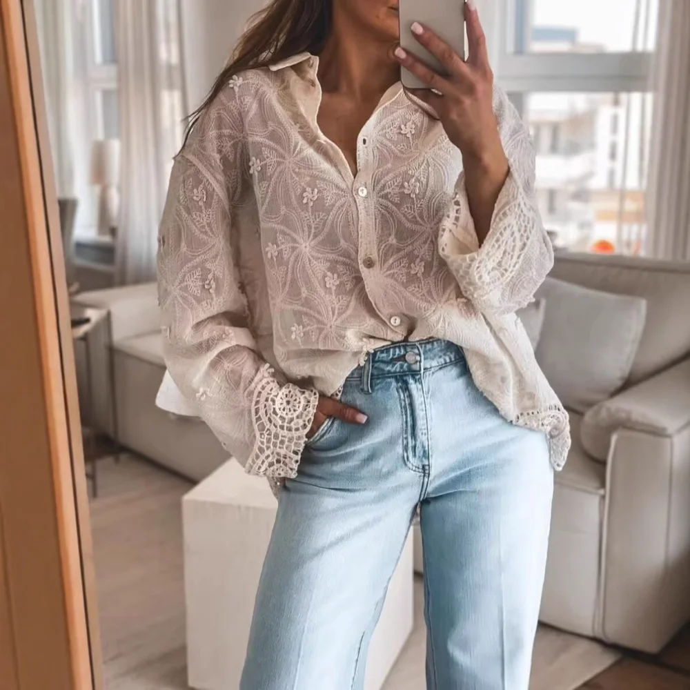 Embroidered Lace Casual Splicing Shirt Top Women 2025 Spring Summer New Long Sleeved Single Breasted Buckle Blouses
Embroidered Lace Casual Splicing Shirt Top Women 2025 Spring Summer New Long Sleeved Single Breasted Buckle Blouses
