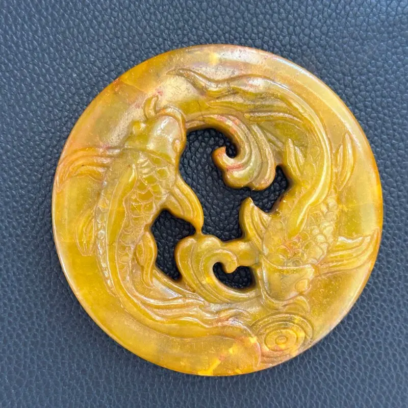 Antique jade carving Xiuyu hollow out double carp handle piece handicraft Feng Shui auspicious decoration ornament
Antique jade carving Xiuyu hollow out double carp handle piece handicraft Feng Shui auspicious decoration ornament