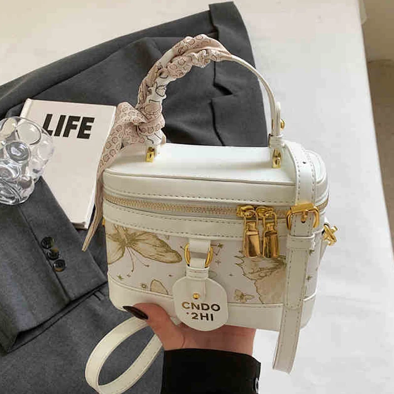 Summer Women's Crossbody Bags Korean Simple Versatile Mobile Phone Bag Luxury Designer Party Mini Handbag with Silk Scarf
Summer Women's Crossbody Bags Korean Simple Versatile Mobile Phone Bag Luxury Designer Party Mini Handbag with Silk Scarf