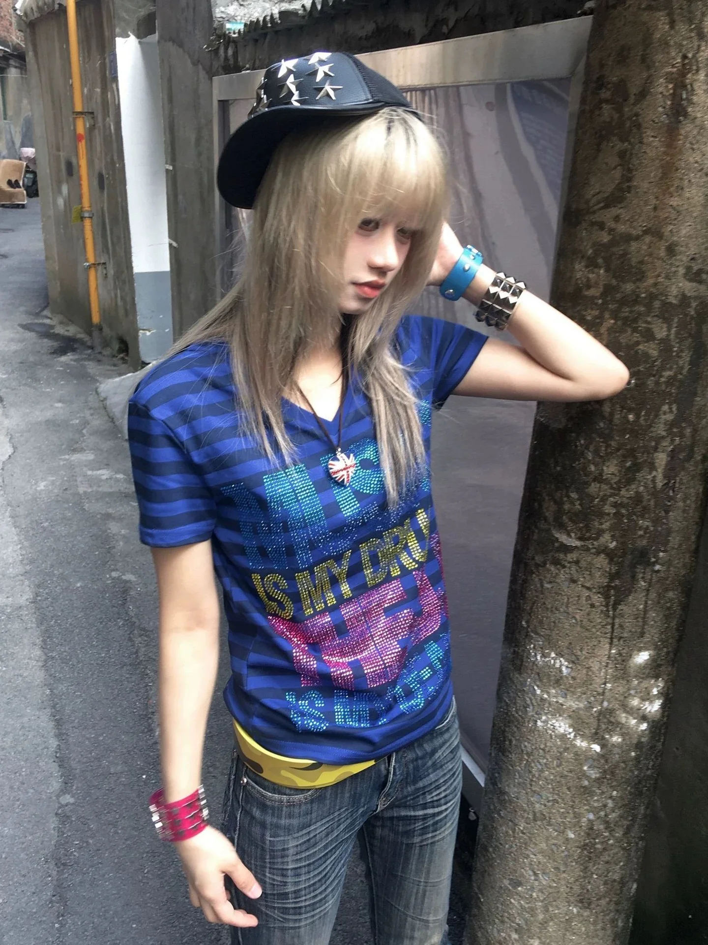 Slim Fit Striped Letter Short Sleeve Women's T-shirt Summer Y2K Millennium Style Flash Diamond Casual Top for Young Girls
Slim Fit Striped Letter Short Sleeve Women's T-shirt Summer Y2K Millennium Style Flash Diamond Casual Top for Young Girls