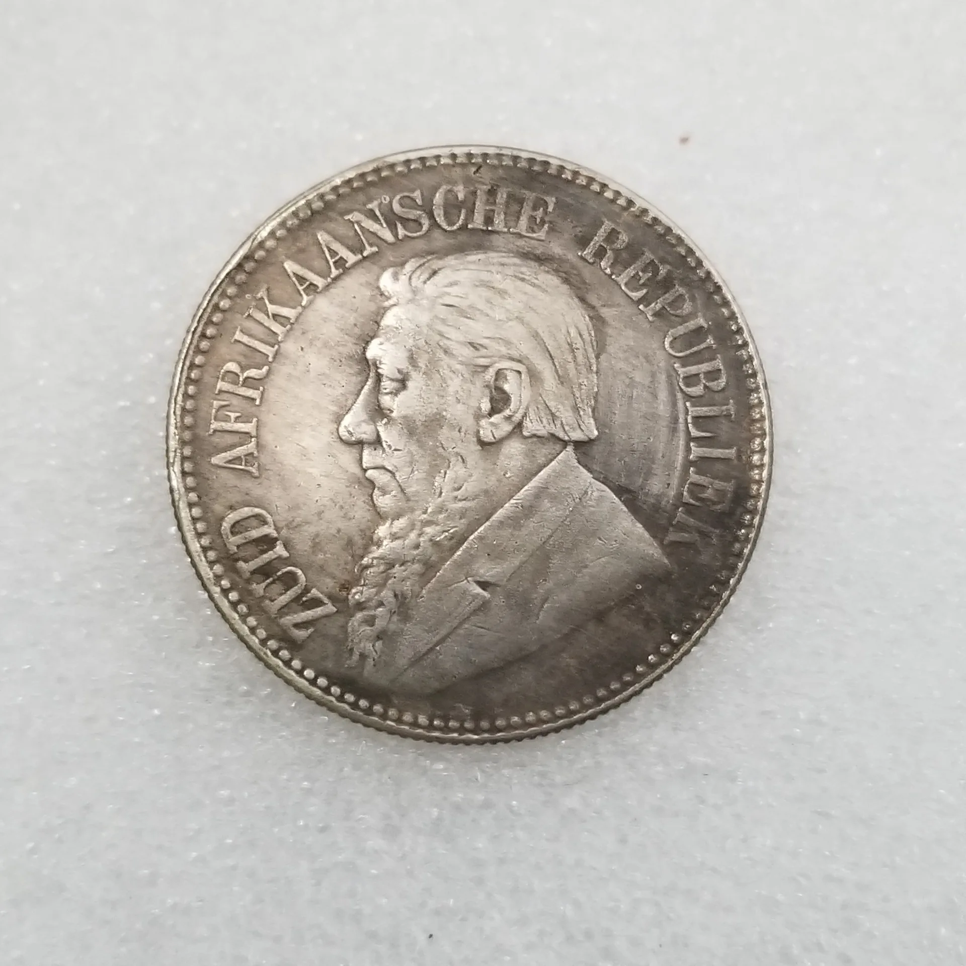 Commemorative Coin Crafts 1897 Brass Material Brass Silver Plated Old Silver Dollar Silver Round Collection #2076
Commemorative Coin Crafts 1897 Brass Material Brass Silver Plated Old Silver Dollar Silver Round Collection #2076