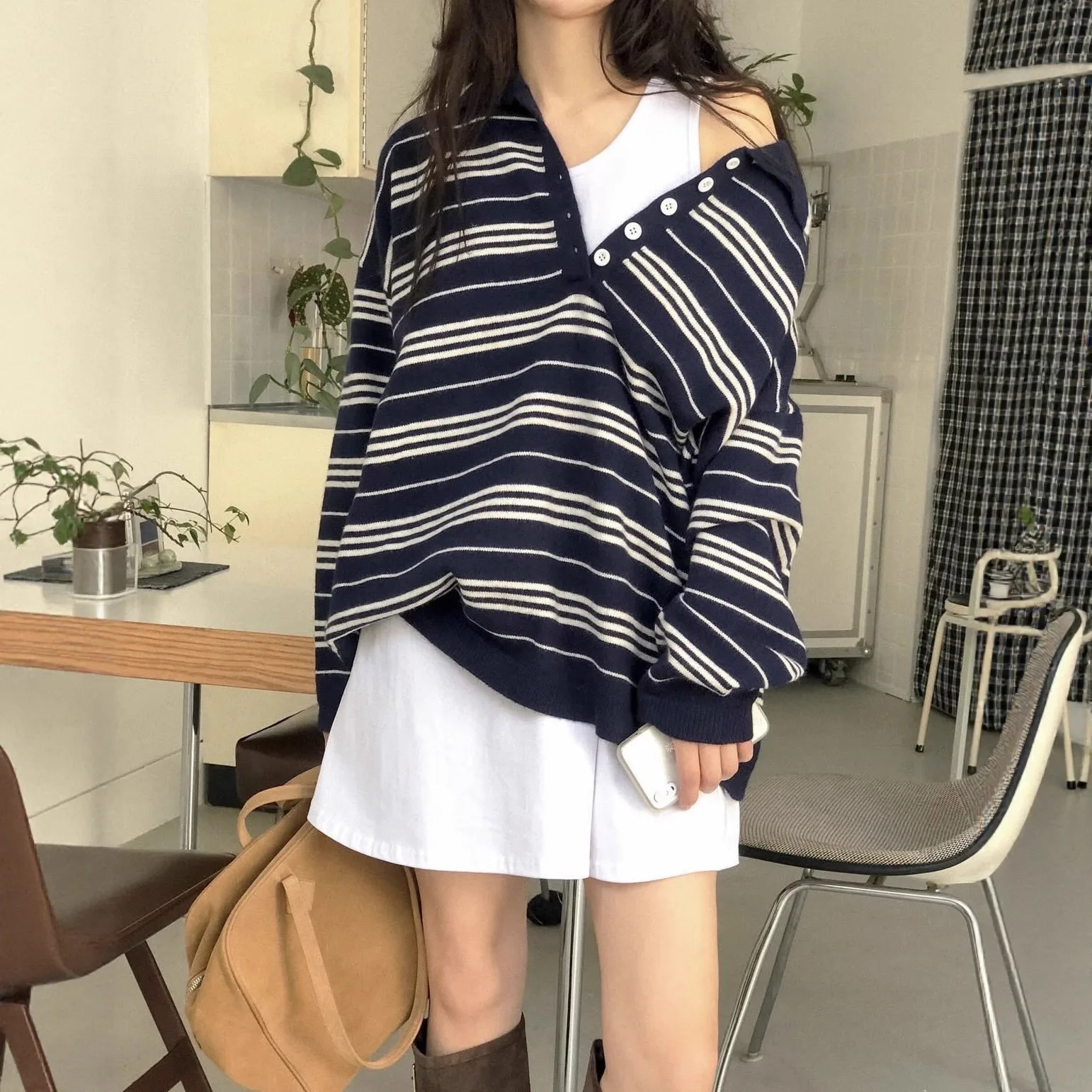 New Relaxed Polo Collar Striped Sweater for Early Autumn Lazy and Loose Knit Sweater
New Relaxed Polo Collar Striped Sweater for Early Autumn Lazy and Loose Knit Sweater