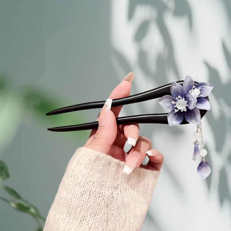 U Shaped Hair Sticks Forks Gradient Purple Flower Hairpins Ancient Chinese Style Wooden Hairclips Updo Pendant Hair Jewelry
U Shaped Hair Sticks Forks Gradient Purple Flower Hairpins Ancient Chinese Style Wooden Hairclips Updo Pendant Hair Jewelry