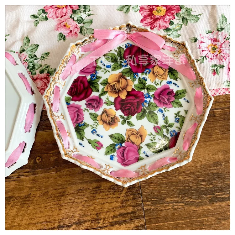 ~European style gold edged hollow octagonal plate ceramic tableware home plate decorative plate
~European style gold edged hollow octagonal plate ceramic tableware home plate decorative plate
