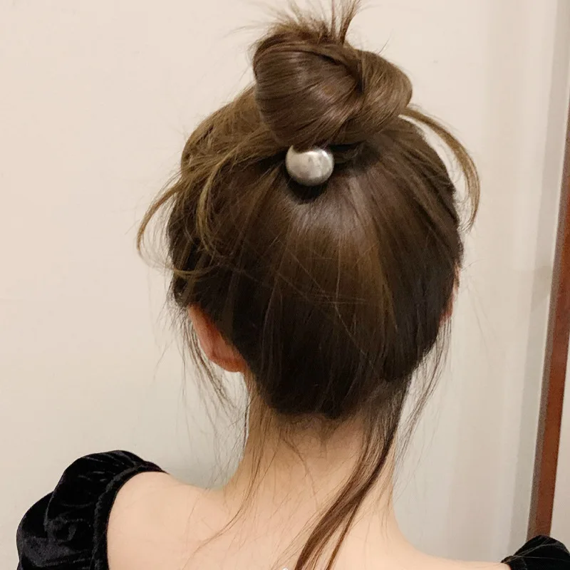 Korean Retro Simple Hair Rope Women Brushed Gold Ball Bun Updo Elastic Band Premium Headwear Accessory
Korean Retro Simple Hair Rope Women Brushed Gold Ball Bun Updo Elastic Band Premium Headwear Accessory