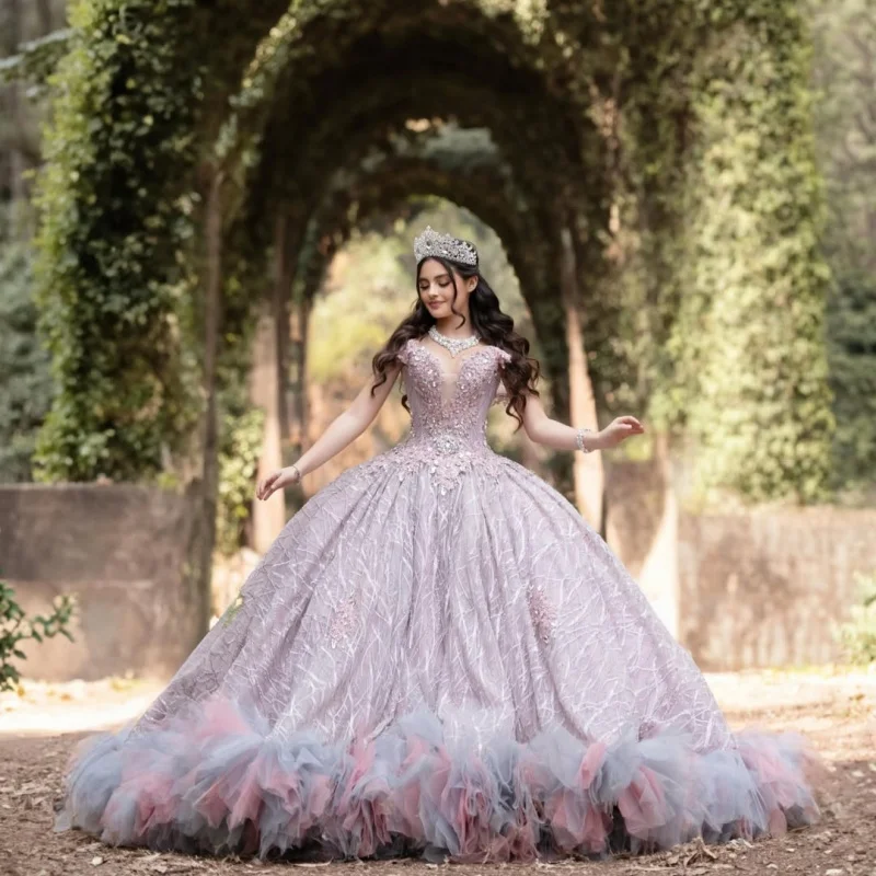 Shiny Lavender Quinceanera Dress Glitter Crystal Decal Long tail off-shoulder Lace Ruffles Vestidos De 15 Quinceanera Customize
Shiny Lavender Quinceanera Dress Glitter Crystal Decal Long tail off-shoulder Lace Ruffles Vestidos De 15 Quinceanera Customize