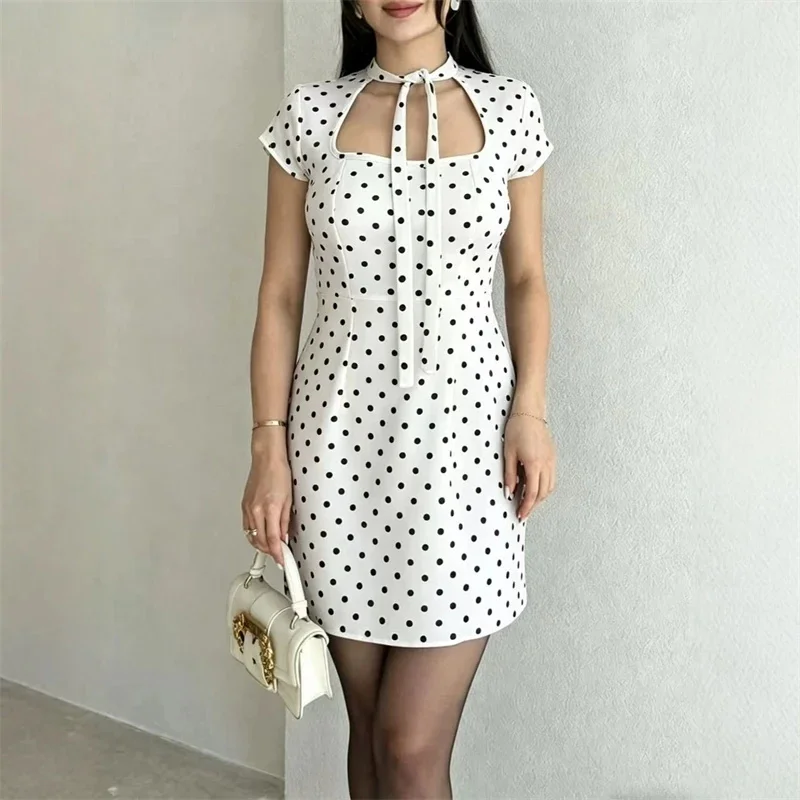 Polka Dot Printed Chiffon Top, French Elegant Bubble Sleeve Shirt, Low Waist, Hip Hugging Polka Dot Skirt Pants
Polka Dot Printed Chiffon Top, French Elegant Bubble Sleeve Shirt, Low Waist, Hip Hugging Polka Dot Skirt Pants