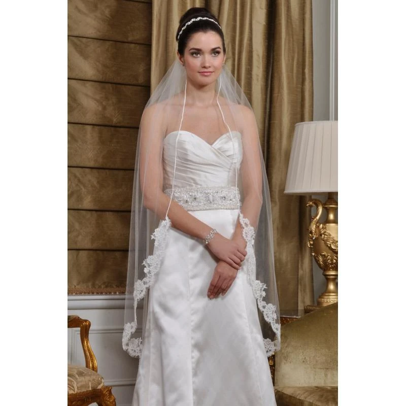 Недорогая, в наличии, простая свадебная фата короткая белого цвета (цвет слоновой кости) 2026 с кружевной каймой и гребнем, свадебные аксессуары, Velo De Novia
Недорогая, в наличии, простая свадебная фата короткая белого цвета (цвет слоновой кости) 2026 с кружевной каймой и гребнем, свадебные аксессуары, Velo De Novia