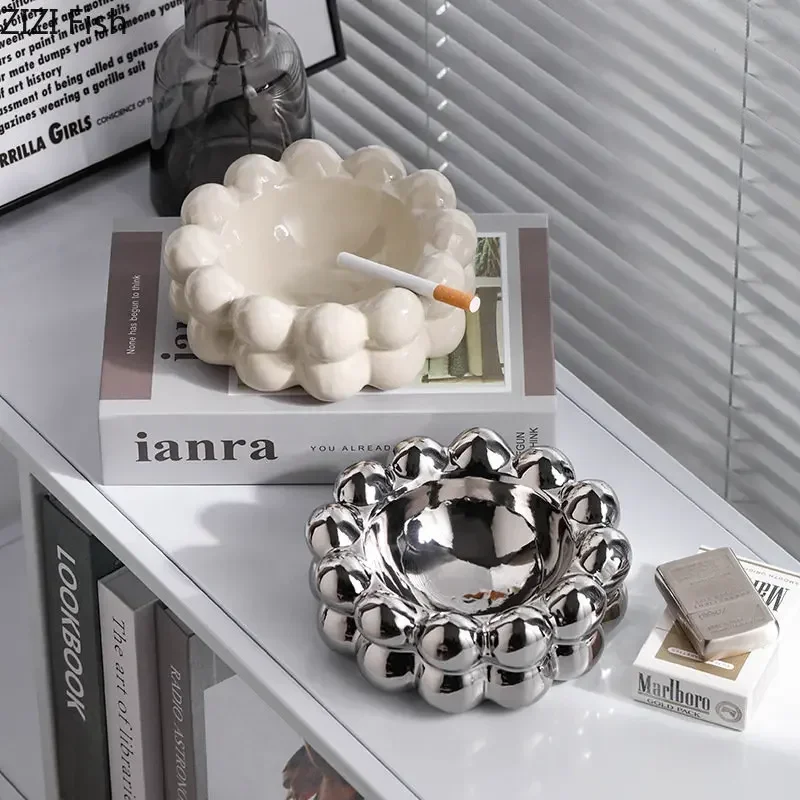 Electroplated Ceramic Ashtray Ash Trays Soot Storage Box Soot Organizer Smoking Accessories Decorative Storage Tray Car Ashtray
Electroplated Ceramic Ashtray Ash Trays Soot Storage Box Soot Organizer Smoking Accessories Decorative Storage Tray Car Ashtray