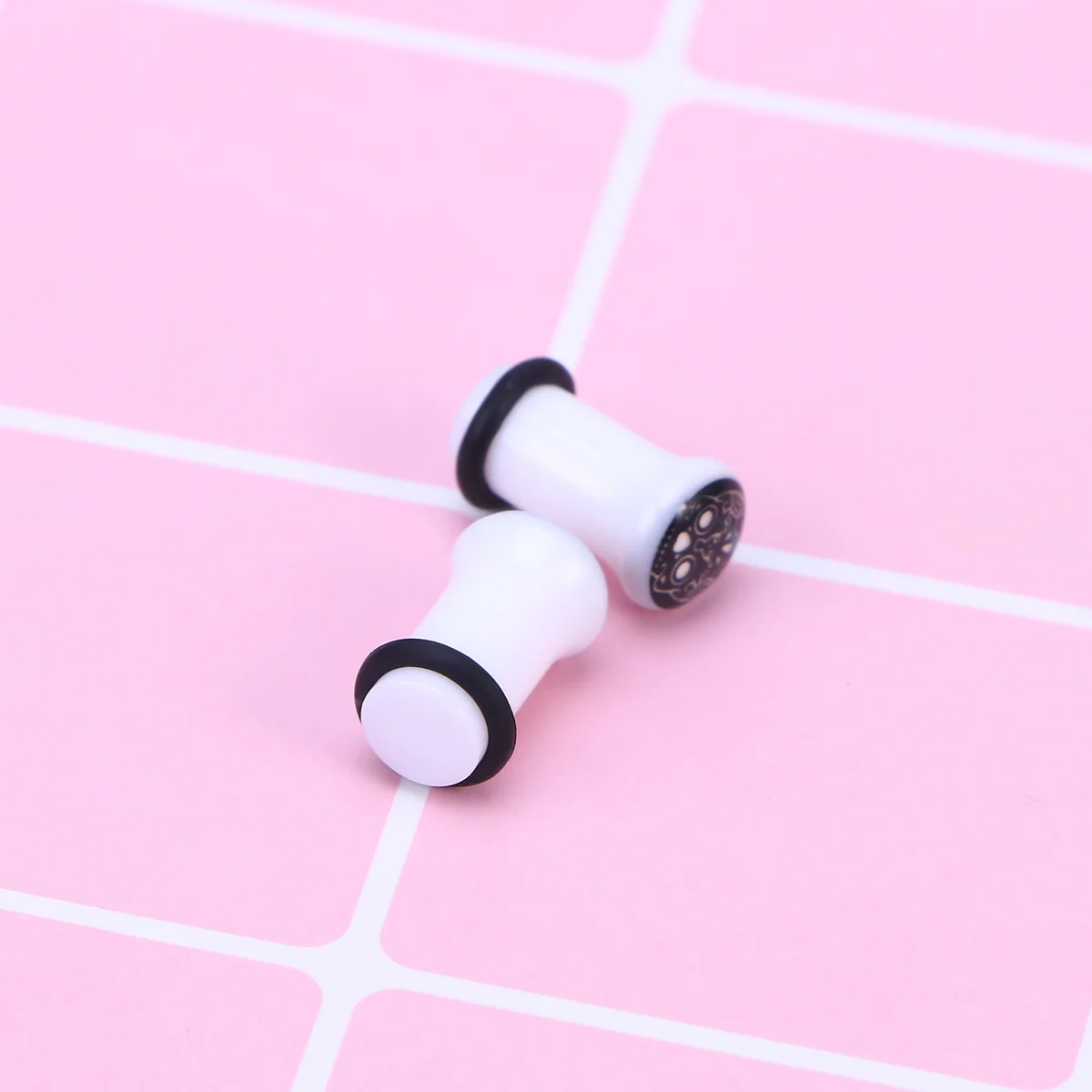 1Pair 12Mm Luminous Skull Head Ear Gauges Non-Irritant Body Jewelry for Daily Wear and Special Occasions Piercing Tunnel
1Pair 12Mm Luminous Skull Head Ear Gauges Non-Irritant Body Jewelry for Daily Wear and Special Occasions Piercing Tunnel