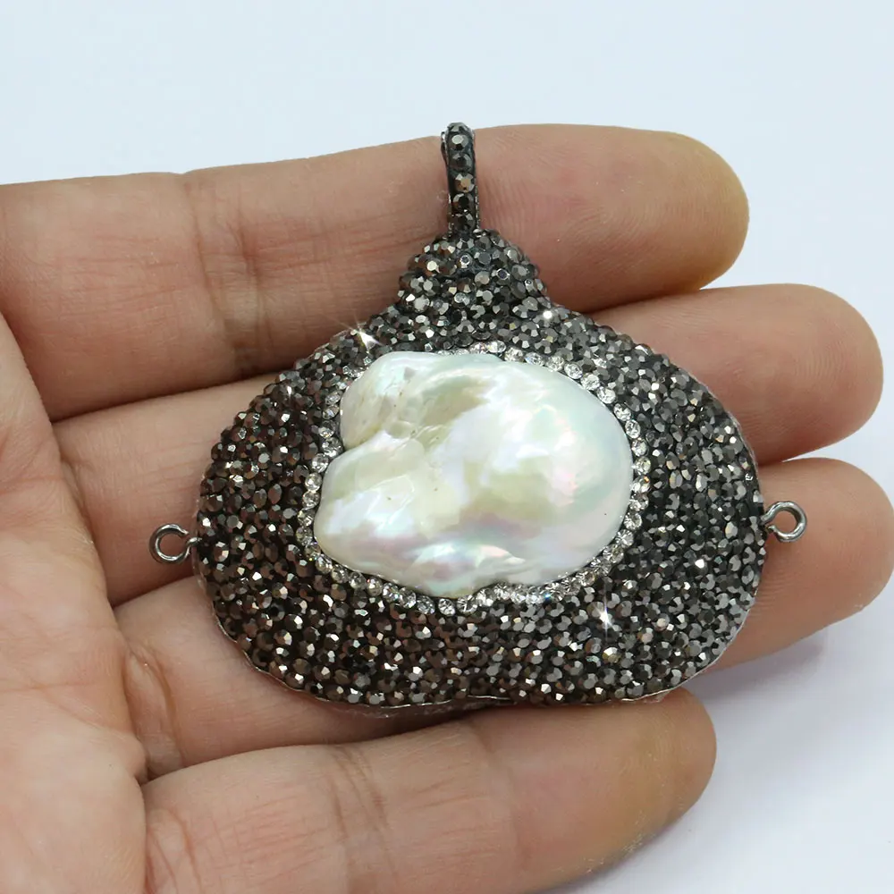APDGG 2 Pcs Natural White Baroque Pearl Black Rhinestone Pave Connector Necklace Pendant Jewelry Making DIY
APDGG 2 Pcs Natural White Baroque Pearl Black Rhinestone Pave Connector Necklace Pendant Jewelry Making DIY