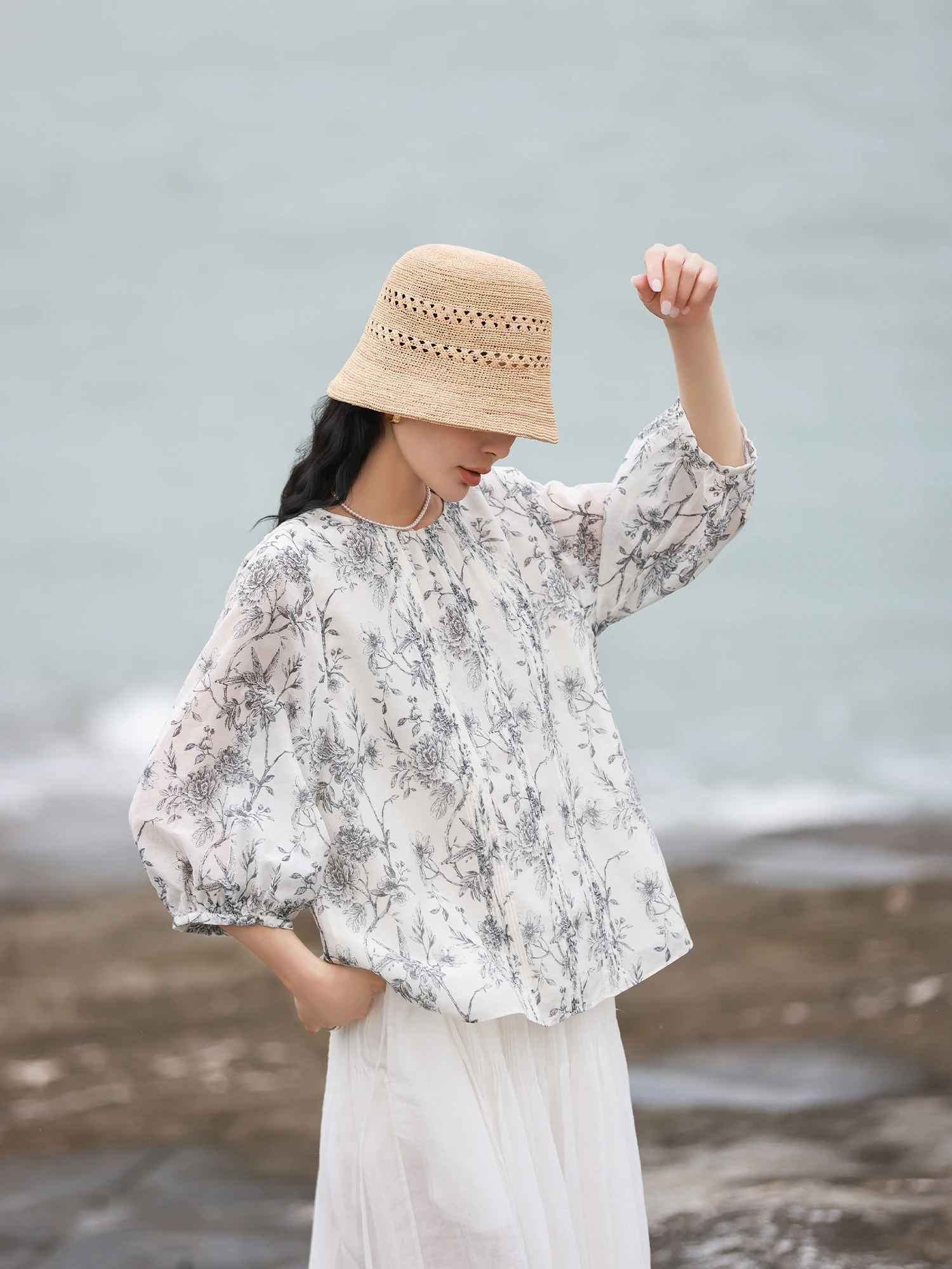 Легкий драпированный свободный топ Mallin из шелкового хлопка 9 Momme с принтом в полоску, круглым вырезом и рукавами-фонариками 3/4
Легкий драпированный свободный топ Mallin из шелкового хлопка 9 Momme с принтом в полоску, круглым вырезом и рукавами-фонариками 3/4