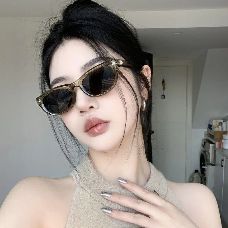 2PCS Korean Retro Ulzzang Style Oval Sunglasses for Women Vintage Shades for Women
2PCS Korean Retro Ulzzang Style Oval Sunglasses for Women Vintage Shades for Women