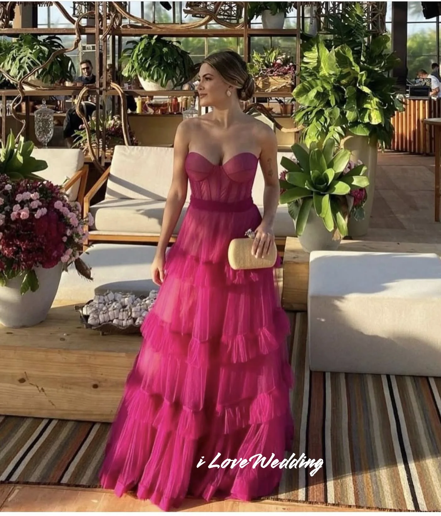 Fuschia Sweetheart Prom Dresses 2025 Sleeveless A-Line Tiered Ruffles Tulle Floor-Length Saudi Arabic Party Dresses Customized
Fuschia Sweetheart Prom Dresses 2025 Sleeveless A-Line Tiered Ruffles Tulle Floor-Length Saudi Arabic Party Dresses Customized