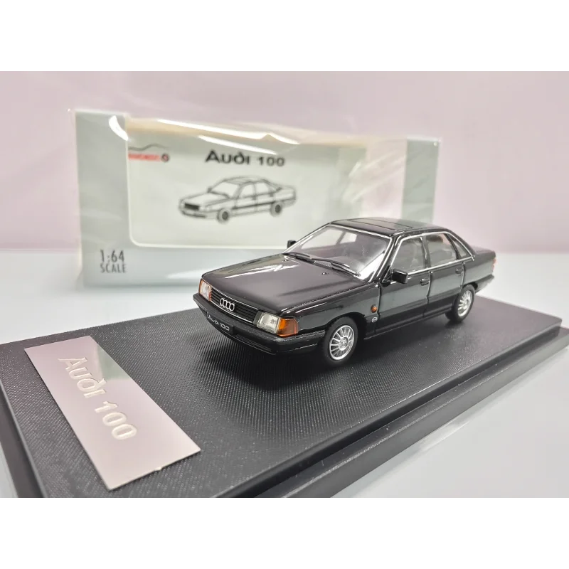Diecast RM 1/64 Scale Audi 100 Audi Classic Design Limited Edition Alloy Car Model Collectible Toy Gift Souvenir Display
Diecast RM 1/64 Scale Audi 100 Audi Classic Design Limited Edition Alloy Car Model Collectible Toy Gift Souvenir Display