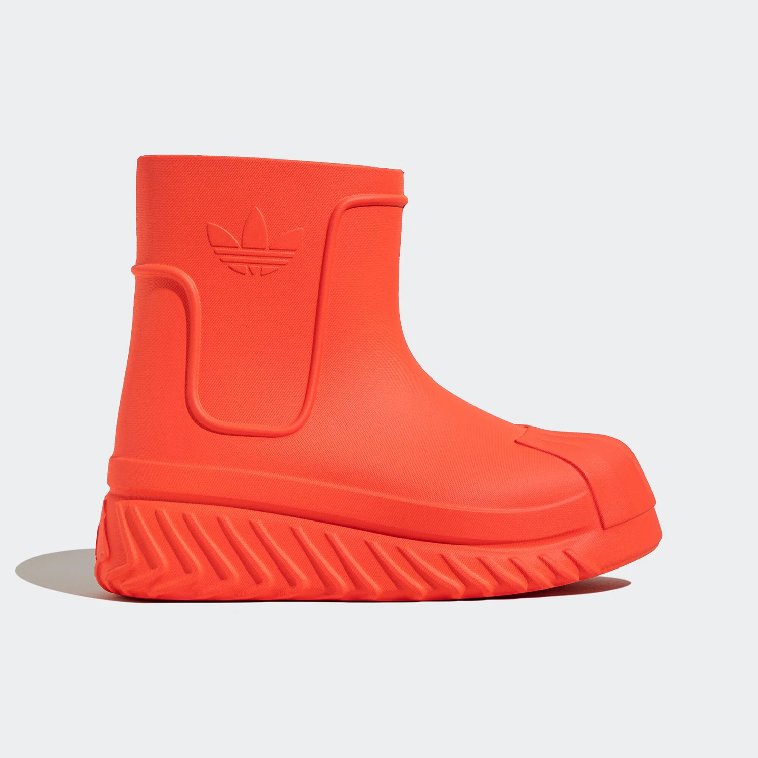 Женские повседневные ботинки Adidas Originals с высоким берцем и толстой подошвой IE0392
Женские повседневные ботинки Adidas Originals с высоким берцем и толстой подошвой IE0392