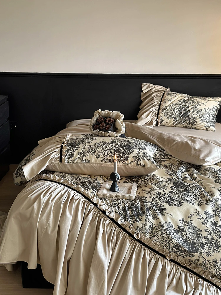 Princess Style Bedding Set 100% Cotton Long Staple Cotton Romance Lace Duvet Cover Luxury Bedding Sheets French Style Digital...
Princess Style Bedding Set 100% Cotton Long Staple Cotton Romance Lace Duvet Cover Luxury Bedding Sheets French Style Digital...