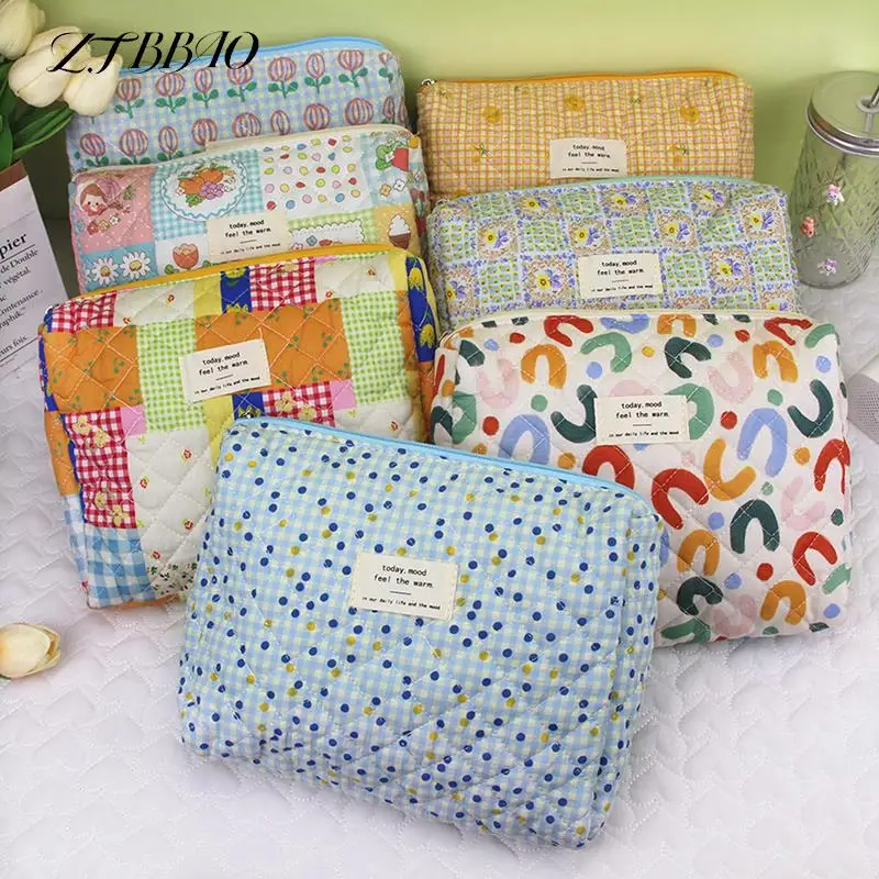 Cute Makeup Handbags Kawaii Floral Travel Cosmetic Lipstick Coin Purse Storage Bag Women Wallet Pencil Case Organizer Pouch Bags
Cute Makeup Handbags Kawaii Floral Travel Cosmetic Lipstick Coin Purse Storage Bag Women Wallet Pencil Case Organizer Pouch Bags