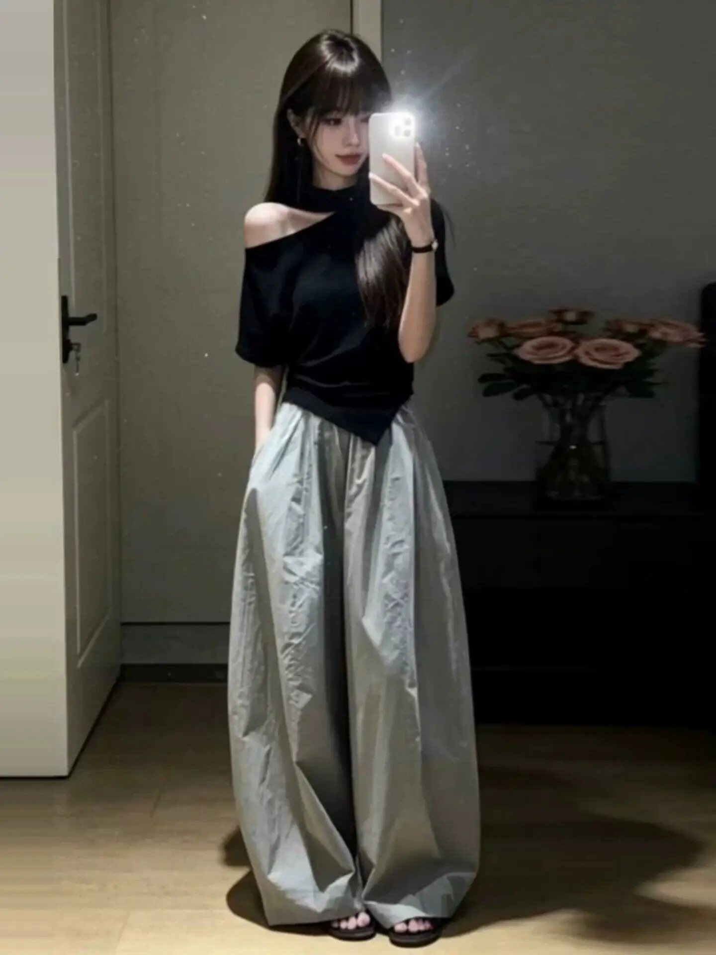 Korean Laid-back Black Asymmetrical Shoulder Short Sleeve Wide Leg Pants Two-piece Set Women Summer New Loose Personality Out...
Korean Laid-back Black Asymmetrical Shoulder Short Sleeve Wide Leg Pants Two-piece Set Women Summer New Loose Personality Out...
