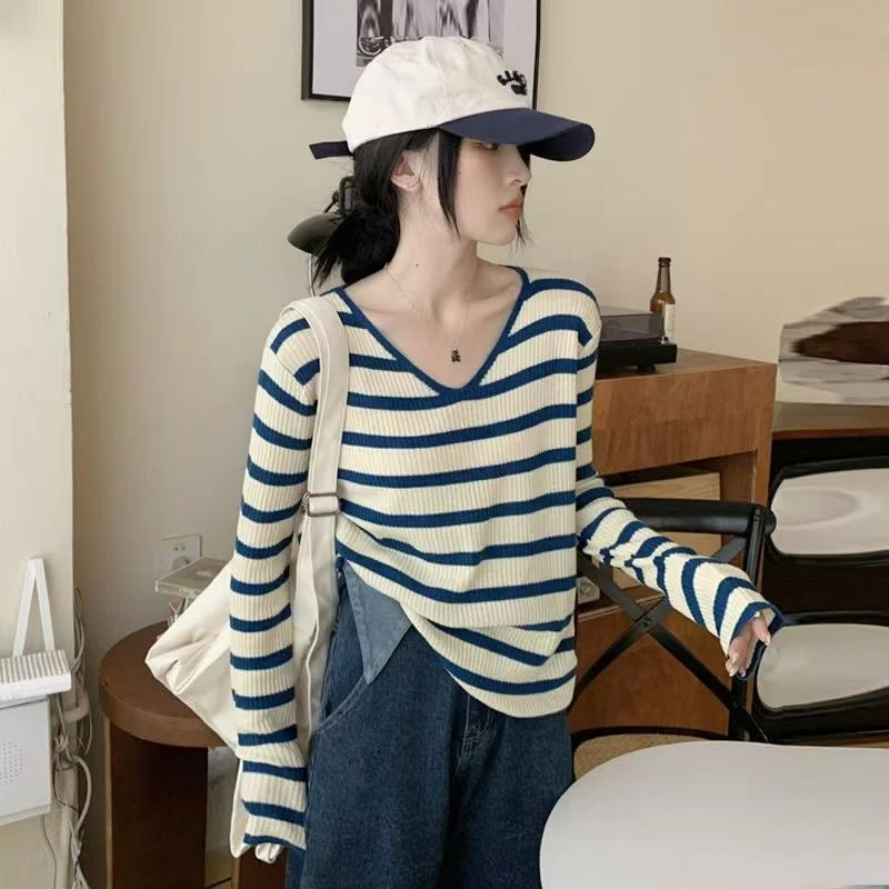 V-Neck Striped Knitwear Loose Lightweight Long Sleeve T-Shirt Women Summer Early Autumn Fashionable Sweater Commute Style Kor...
V-Neck Striped Knitwear Loose Lightweight Long Sleeve T-Shirt Women Summer Early Autumn Fashionable Sweater Commute Style Kor...
