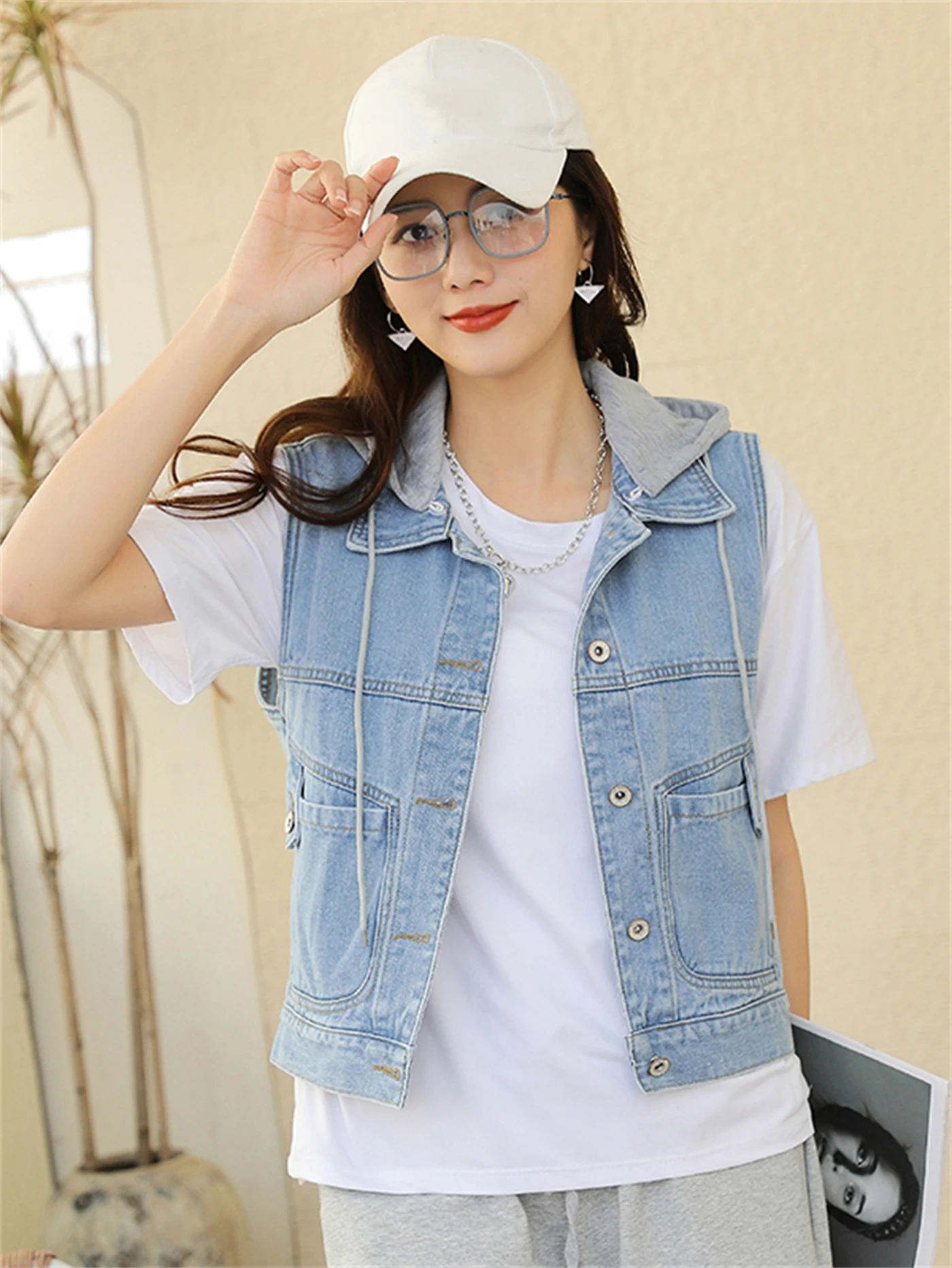 Women's Casual Light Blue Denim Vest With Hood, Sleeveless Jean Waistcoat, Slim Fit Hooded Jacket For Spring/Summer
Women's Casual Light Blue Denim Vest With Hood, Sleeveless Jean Waistcoat, Slim Fit Hooded Jacket For Spring/Summer