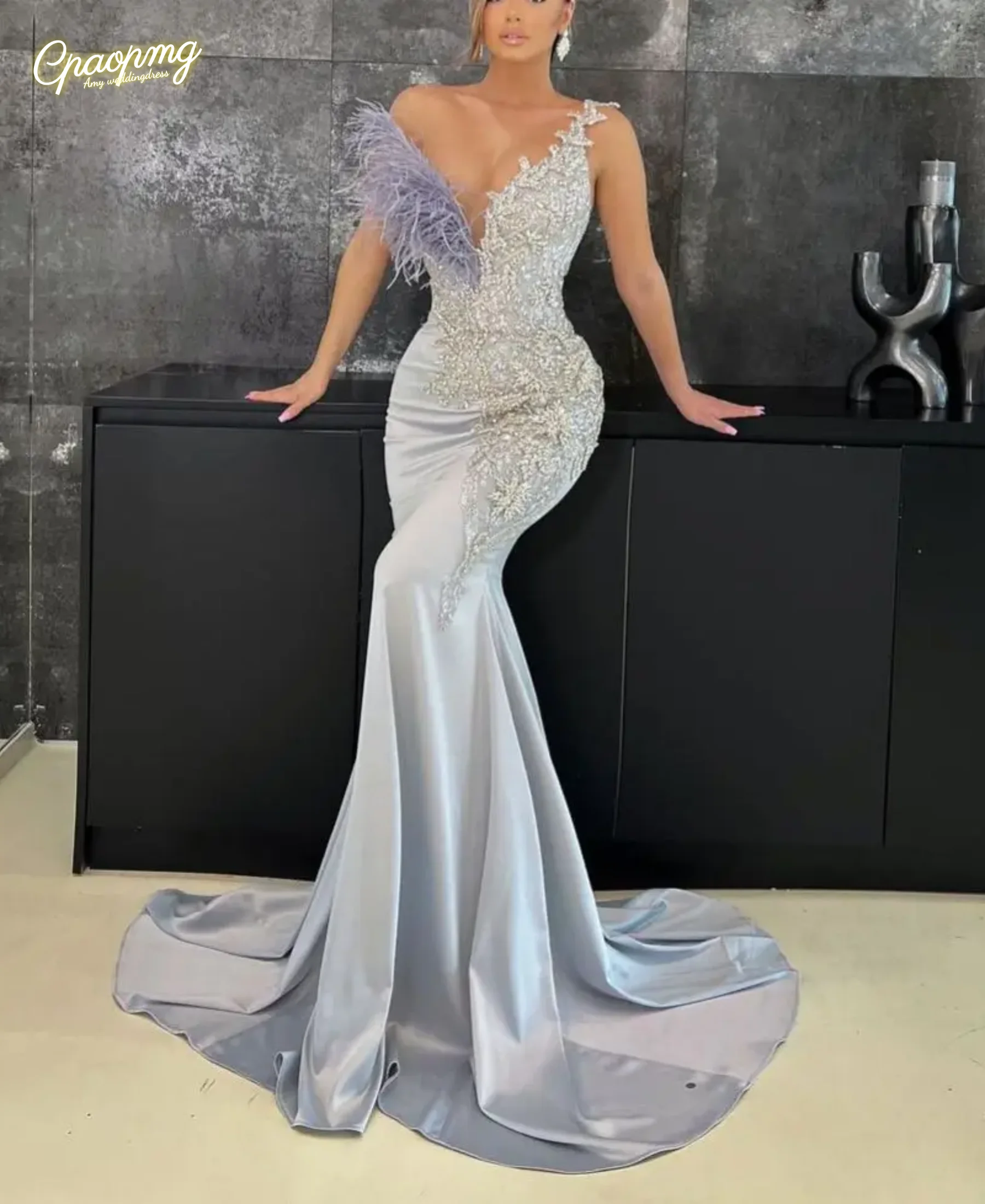 Customized Exquisite Prom Dress Mermaid Evening Dress Sleeveless V Neck Sequins Appliques 3D Lace Satin Feather Prom Gowns
Customized Exquisite Prom Dress Mermaid Evening Dress Sleeveless V Neck Sequins Appliques 3D Lace Satin Feather Prom Gowns