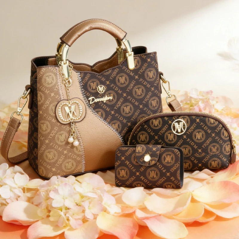 High-end, light luxury small handbag for women, printed tote bag for commuting, classic and elegant single-shoulder messenger ba
High-end, light luxury small handbag for women, printed tote bag for commuting, classic and elegant single-shoulder messenger ba
