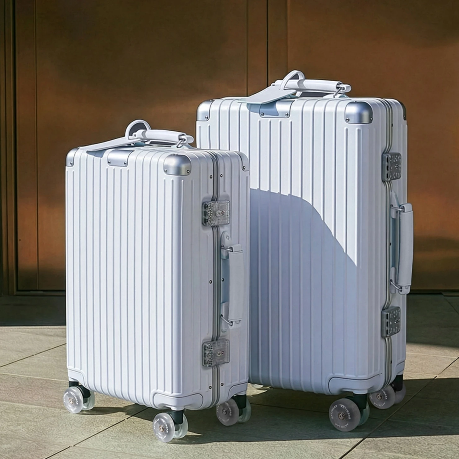 20/24/28inch Suitcase High Quality PC Hard Shell Aluminum Frame Rolling Luggage TSA Lock Spinner Wheels Travel Trolley Case Bag
20/24/28inch Suitcase High Quality PC Hard Shell Aluminum Frame Rolling Luggage TSA Lock Spinner Wheels Travel Trolley Case Bag