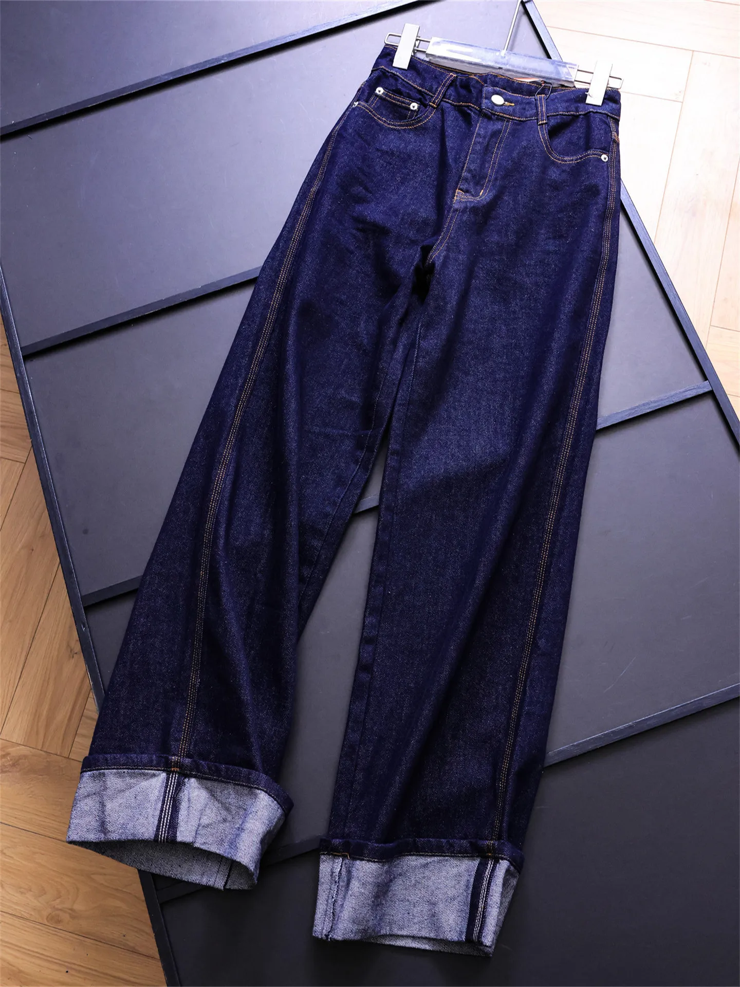 High Waist Wide Leg Jeans Women's Pure Color Denim Blue Slimming Tilted Color Cuffed Long Pants Fashionable Casual Cotton
High Waist Wide Leg Jeans Women's Pure Color Denim Blue Slimming Tilted Color Cuffed Long Pants Fashionable Casual Cotton