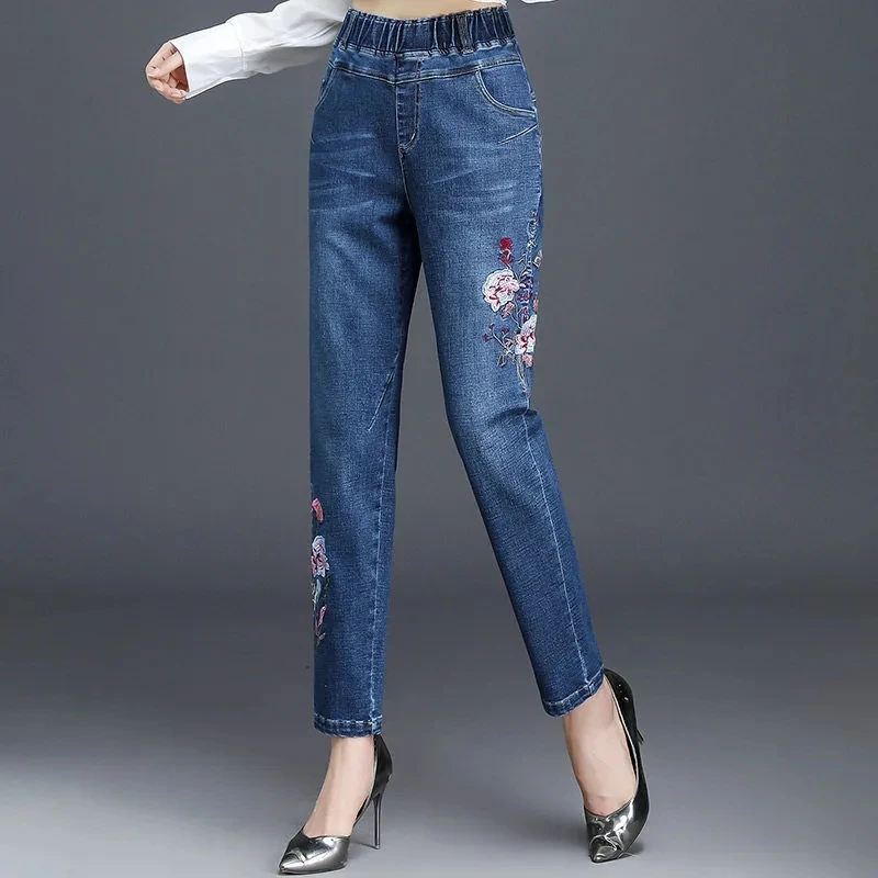 Large Size Women Embroidered Jeans New Spring Autumn Elastic High Waist Denim Pants Middle Aged Mother Straight Cowboy Trousers
Large Size Women Embroidered Jeans New Spring Autumn Elastic High Waist Denim Pants Middle Aged Mother Straight Cowboy Trousers