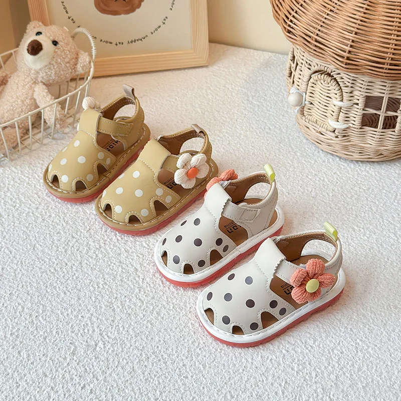 Summerfirst Walkers, новая модная мягкая обувь для маленьких девочек, дышащая противоскользящая милая детская обувь принцессы, простые сандалии с надписью в стиле ретро
Summerfirst Walkers, новая модная мягкая обувь для маленьких девочек, дышащая противоскользящая милая детская обувь принцессы, простые сандалии с надписью в стиле ретро