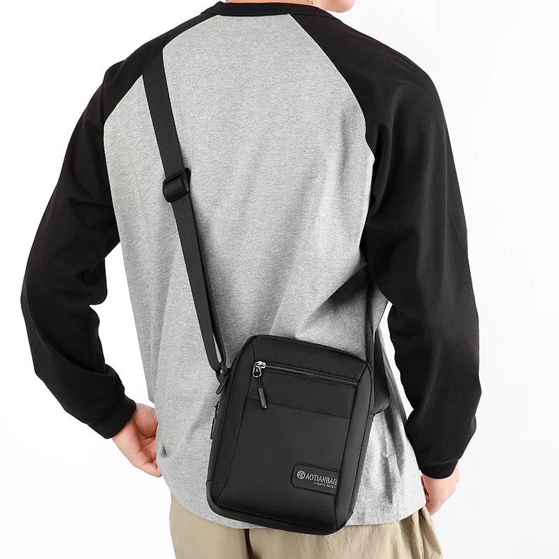 Новая мужская сумка через плечо из ткани быка, сумка для мобильного телефона, простая однослойная повседневная сумка через плечо, диагональная сумка для мужчин bolsas de mujer
Новая мужская сумка через плечо из ткани быка, сумка для мобильного телефона, простая однослойная повседневная сумка через плечо, диагональная сумка для мужчин bolsas de mujer