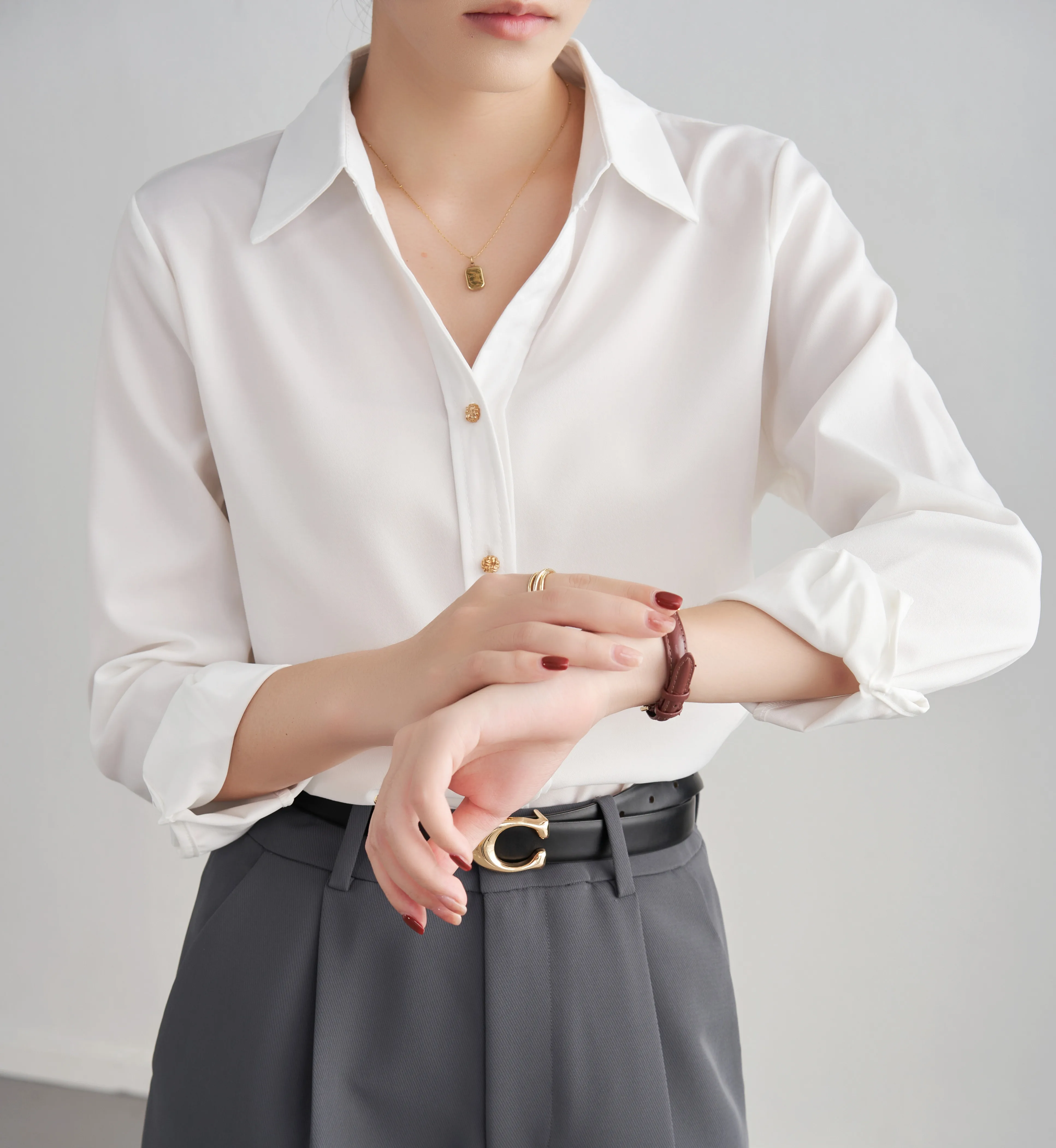 Business Shirts For Women Autumn V-neck Button Long Sleeve White Blouse Elegant Ladies Clothes Fashion Womens Tops Korean Style
Business Shirts For Women Autumn V-neck Button Long Sleeve White Blouse Elegant Ladies Clothes Fashion Womens Tops Korean Style