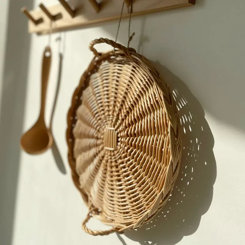 Handmade Bamboo Fruit Tray Creative Bread Organizer Handled Country-Style Dining Plate Kitchen Dessert Storage Dish
Handmade Bamboo Fruit Tray Creative Bread Organizer Handled Country-Style Dining Plate Kitchen Dessert Storage Dish