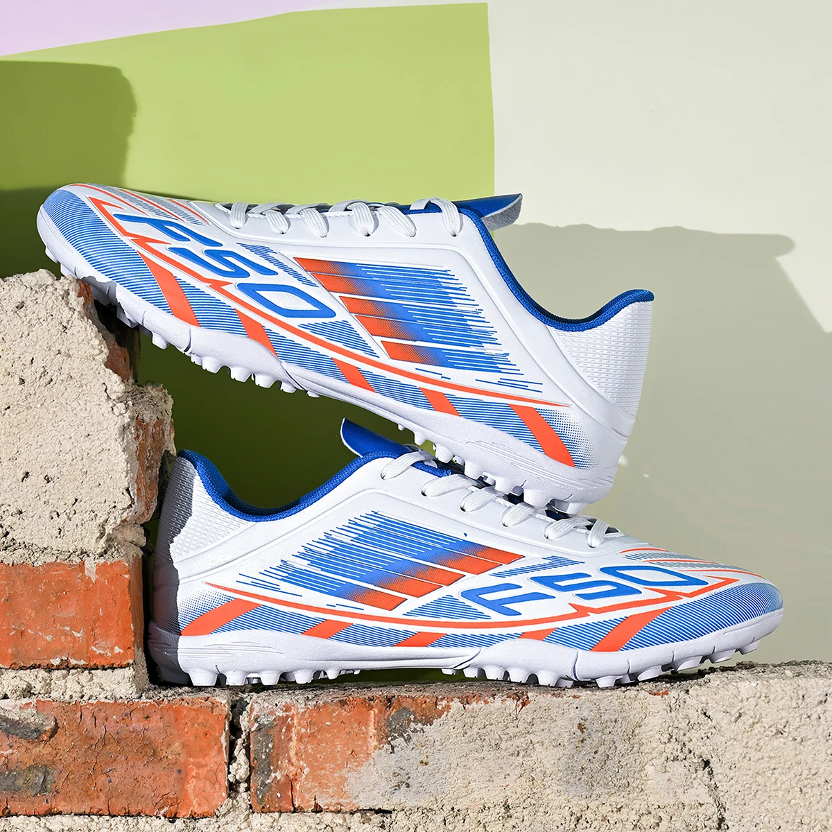 Durable and breathable soccer shoes TF nail breaking four season universal sports shoes outdoor and indoor sports shoes
Durable and breathable soccer shoes TF nail breaking four season universal sports shoes outdoor and indoor sports shoes